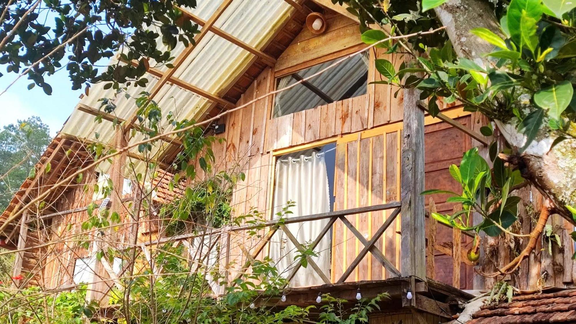 To Chim Ri Homestay Mang Den Kon Von Kla Exterior photo