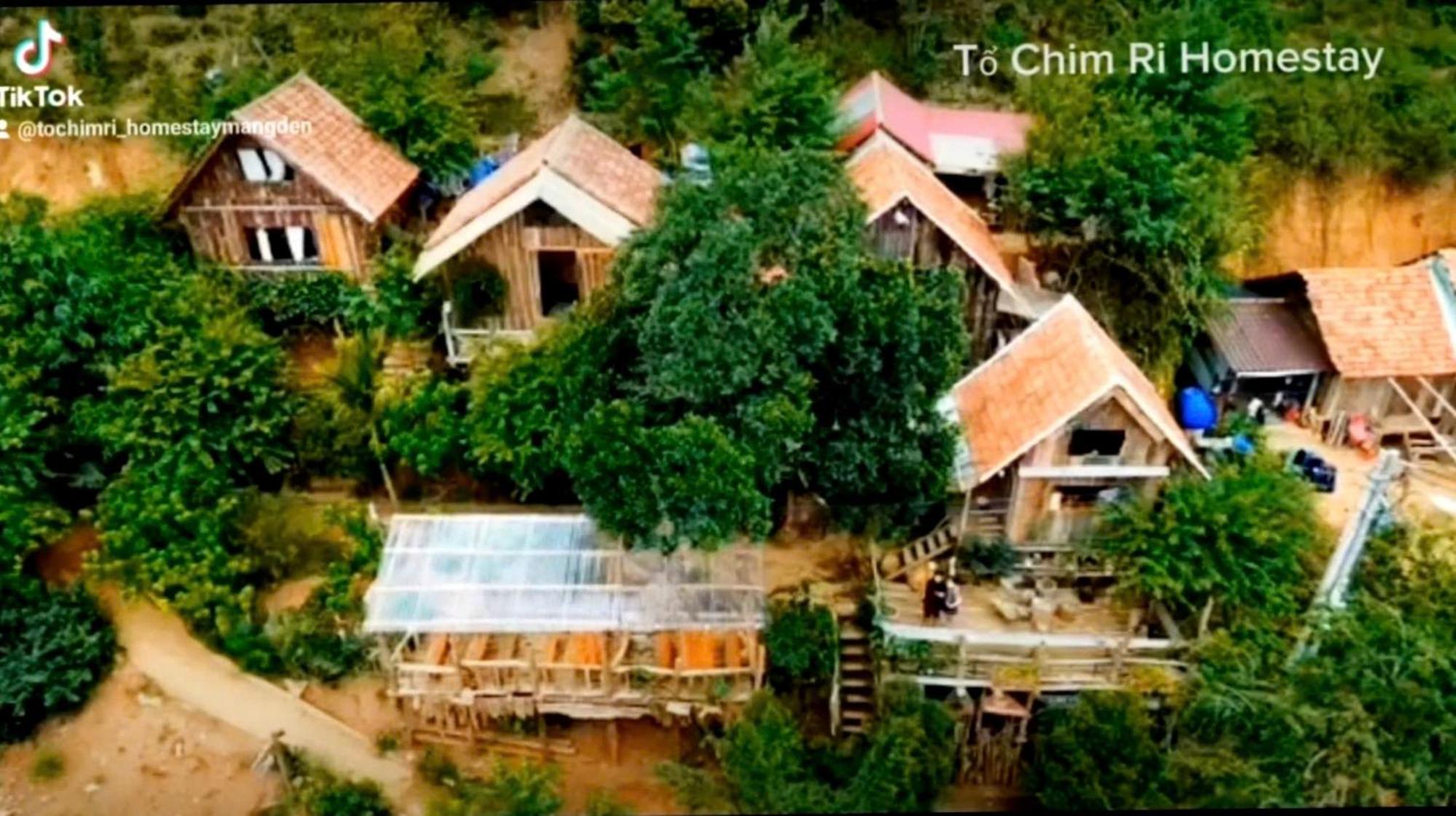 To Chim Ri Homestay Mang Den Kon Von Kla Exterior photo